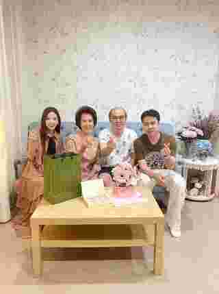 ครอบครัว ดวงดาว จารุจินดา