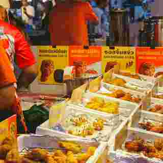 ตลาดนัดเลียบด่วนแดนเนรมิต