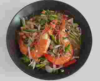 ยำวุ้นเส้นหมูสับ กุ้งสด เมนูอาหารจานเดียว