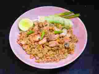 ข้าวผัดแซลมอน