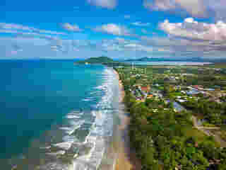 ทะเลหน้าร้อนใกล้กรุงเทพฯ 2568 หาดเจ้าหลาว จังหวัดจันทบุรี