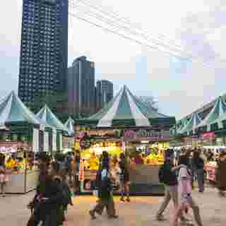 ตลาดนัดเลียบด่วนแดนเนรมิต