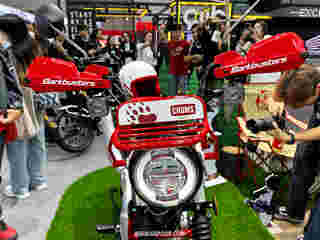 Honda CT125 x Chums