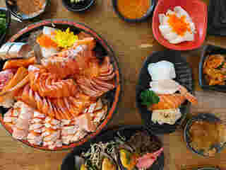 ร้านบุฟเฟ่ต์ไม่จำกัดเวลา Nari Buffet&Japanese Restaurant