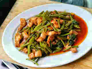 สูตรผัดผักบุ้งเผ็ด ๆ