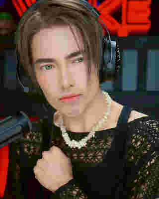 ดีเจดัง เปิดลุคล่าสุด หล่อละมุนสไตล์บอยแบนด์ 