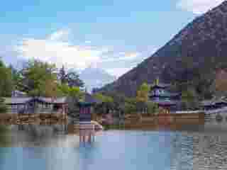 สระมังกรดำ Black Dragon Pool