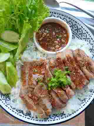 ข้าวหน้าสันคอหมู 