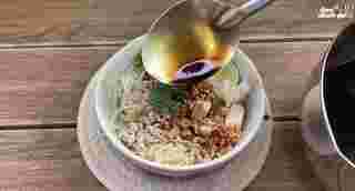 วิธีทำซอสก๋วยเตี๋ยวเรือแห้ง