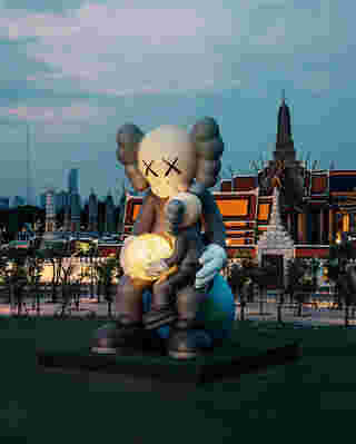 KAWS:HOLIDAY THAILAND
