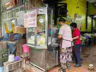 ก๋วยเตี๋ยวรูตลาดน้อย