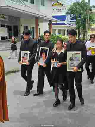 พิธีฌาปนกิจ คุณแม่งามทิพย์ น้องวันใหม่ร้องเพลงโปรดคุณแม่ บอย หน่อง ภัทร์ สุดกลั้นน้ำตา