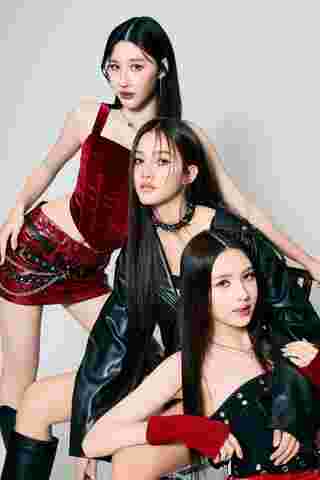 BLYSS ประวัติ