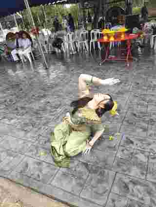 ลิลลี่ เหงียน รำฟาด หมอเขมร