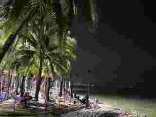 เที่ยวหาดบางแสน 