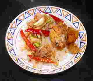 ไก่ผัดน้ำพริกเผา 