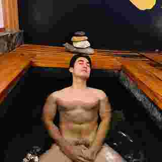 ดิว นัทธพงศ์ โชว์ภาพหวิว เปลื้องผ้าแช่ออนเซ็น
