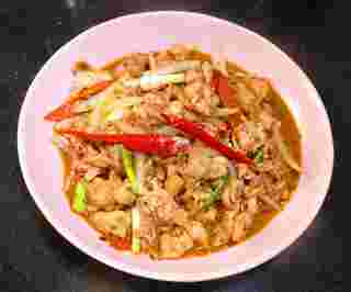 ไก่ผัดน้ำพริกเผา 