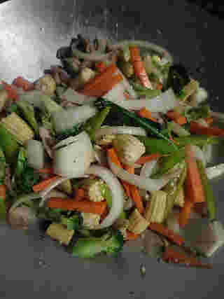 ผัดผัก 
