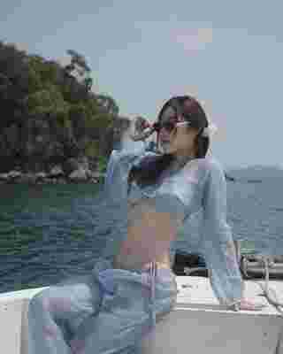 พลอย พลอยสุรีย์ ไอดอลสาวสุดฮอต