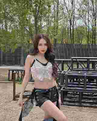 มายด์ 4EVE สวยสะบัด ! กับชุดผีเสื้อสุดเซ็กซี่ ที่ไม่ต้องพึ่ง AI