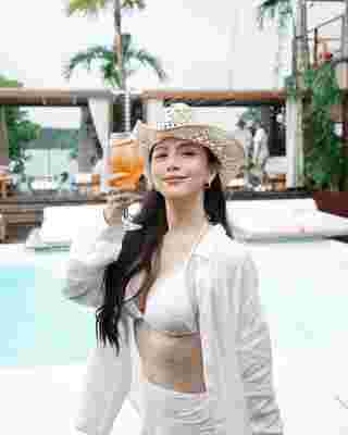 กุ๊กกิ๊ก กชกร นางเอกจักร ๆ วงศ์ ๆ เสิร์ฟบิกินี่