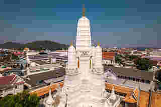 ที่เที่ยวเพชรบุรี วัดมหาธาตุวรวิหาร