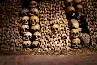 paris catacombs