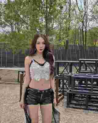 มายด์ 4EVE สวยสะบัด ! กับชุดผีเสื้อสุดเซ็กซี่ ที่ไม่ต้องพึ่ง AI