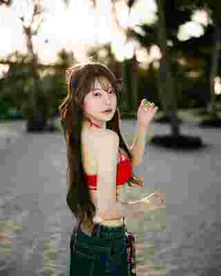 เบนซ์ ขวัญข้าว
