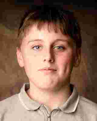 อามอส คิตสัน (Amos Kitson) ในบท ดัดลีย์ เดอร์สลีย์ นักแสดงสมทบ ซีรีส์ Harry Potter