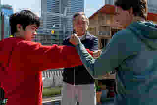 ลี ฟง มิสเตอร์ฮาน แดเนียล ลารุสโซ ในหนัง Karate Kid: Legends
