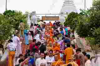 ประเพณีตักบาตรเทโว วัดพระธาตุดอยกองมู จังหวัดแม่ฮ่องสอน