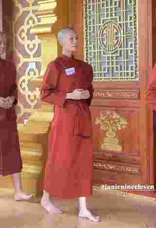 เปิดภาพแรก เจนี่ เทียนโพธิ์สุวรรณ บวชสามเณรีแล้ว