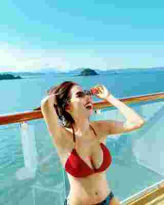 หลิวอี้ซิน ราชินีอกสวย อวดหุ่นแซ่บ ในวัย 40 กะรัต