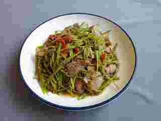 สูตรผัดผักบุ้งเผ็ด ๆ