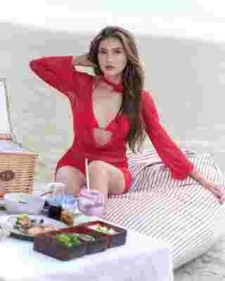 แอน สิเรียม นุ่งบิกินี่สีแดงลงไอจี ทำระยองและไอจีไฟลุก