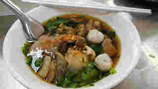 ก๋วยเตี๋ยวหมูตุ๋น ร้านยีเจ