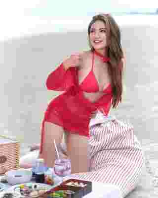 แอน สิเรียม บิกินี่สีแดง