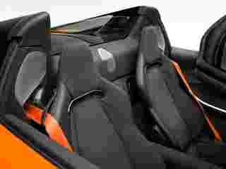 mclaren artura spider