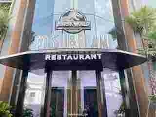Jurassic World: The Experience