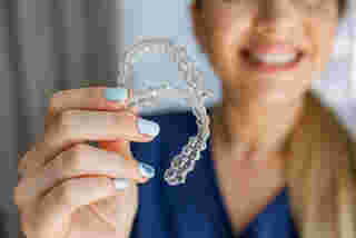 จัดฟันใส invisalign