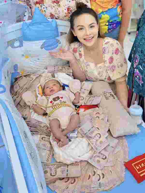  อ๊อฟ ดอกฟ้า อาร์สยาม