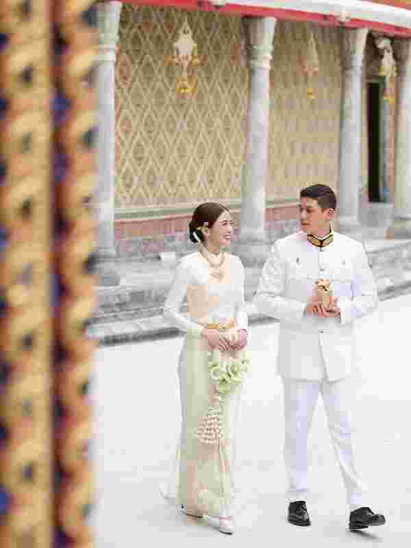มาแล้ว.. ภาพแต่งงาน มายด์ ลภัสลัล สวมชุดไทยงดงาม เข้าพิธีสมรส ทายาทสิงห์ 