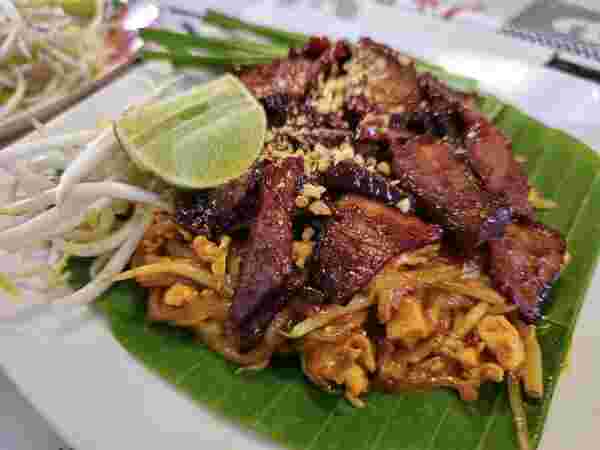 ผัดไทยพานหิน จ.ภูเก็ต
