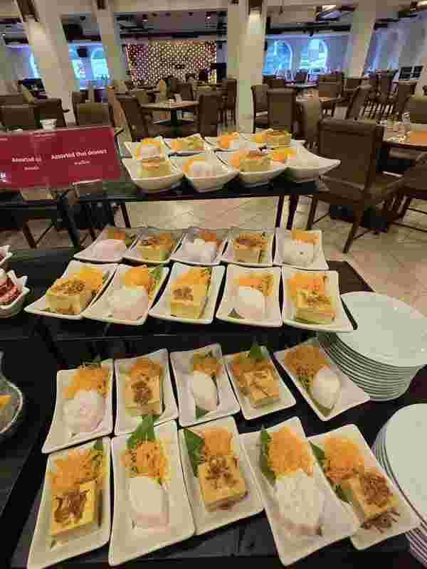 บุฟเฟต์ข้าวต้ม  โรงแรม Mövenpick Suriwongse Hotel Chiang Mai จ.เชียงใหม่ 