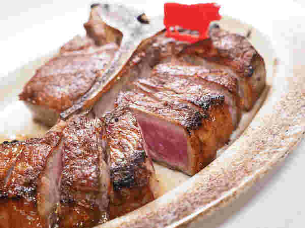 Wolfgang’s Steakhouse by Wolfgang Zwiener สาขา One Bangkok ตั้งอยู่ที่ชั้น 3