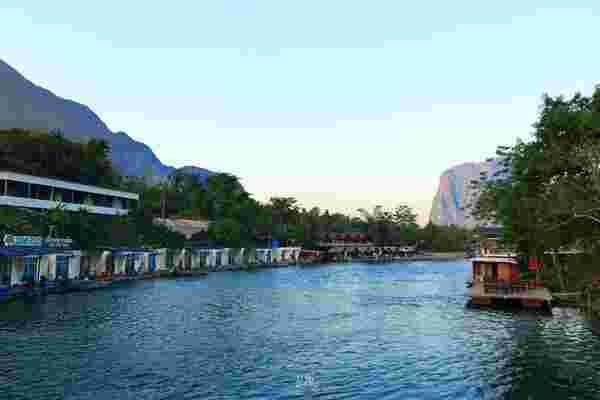 เมืองเฟือง ลาว