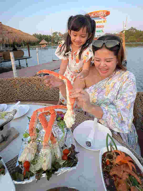 บรรยากาศร้าน Beachy Cafe