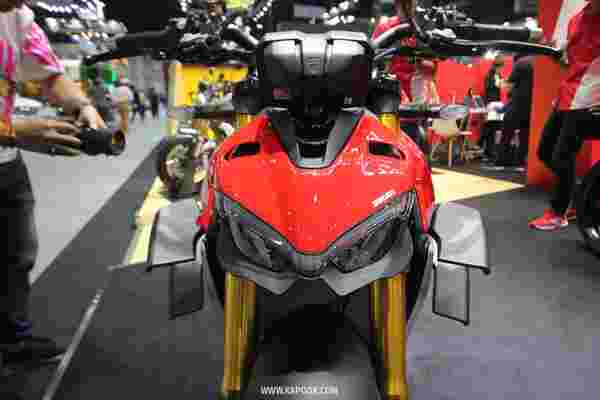 New Ducati Streetfighter V4